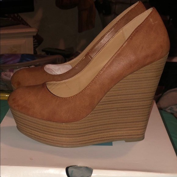Call it Spring wedge - Picture 2 of 2